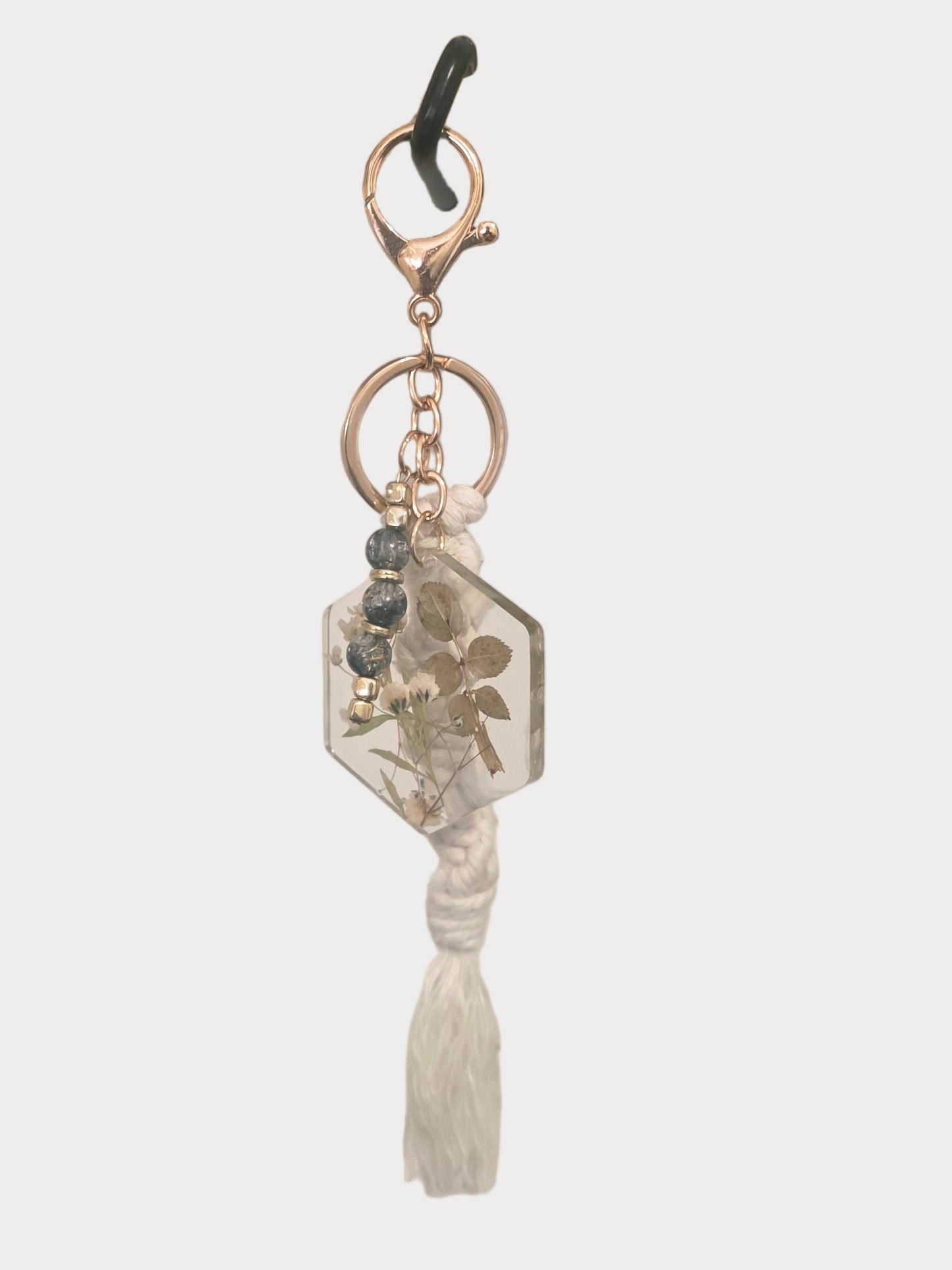 🌿 Golden Grove Macramé Keychain