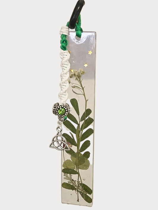 🌿 Verdant Spirit Bookmark and Macramé Charm