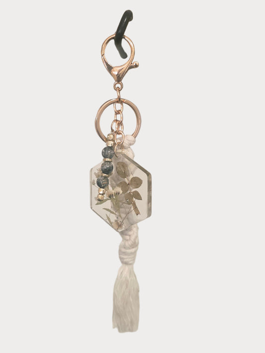 🌿 Golden Grove Macramé Keychain